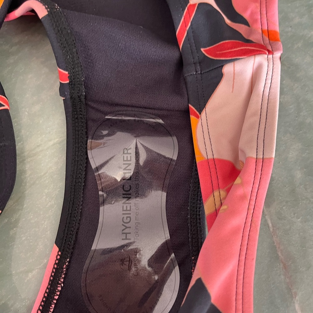 Cupshe Swimsuit NWT - Picture 2 of 6